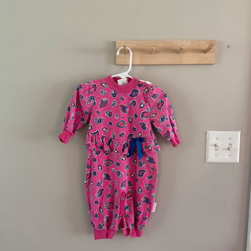6/9m‎ Healthtex romper